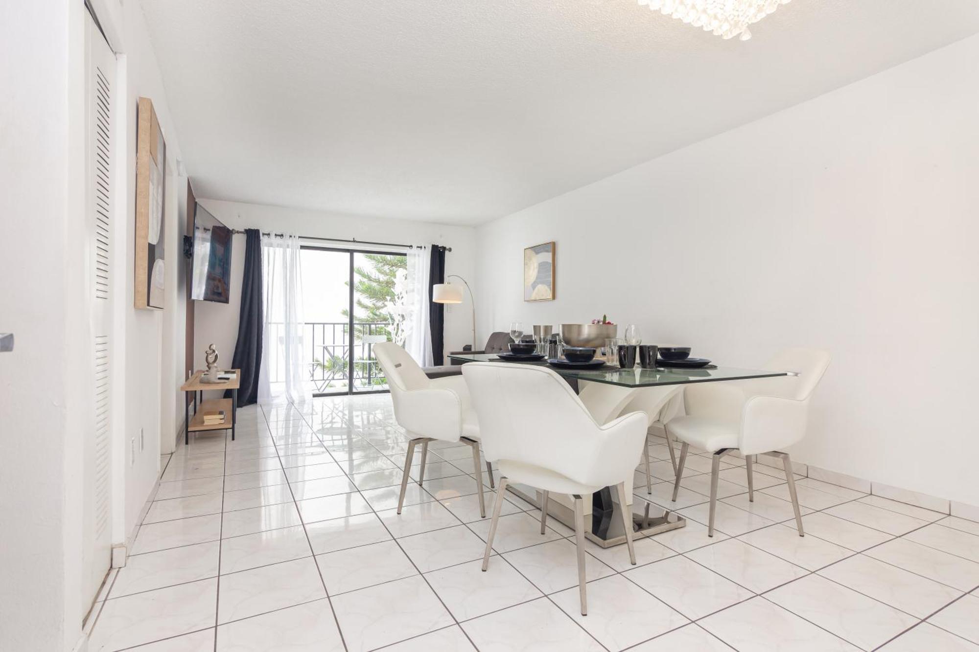 One Bedroom - With Parking & Balcony - Heart Of Wynwood Apartamento